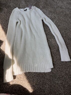Tahari Cream Ribbed Crew Neck Sweater